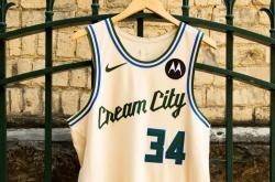 密(mì)尔沃基雄鹿队重启奶油城(chéng)城(chéng)市版(bǎn)队服(fú)