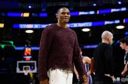 霸气，拉(lā)塞尔·威(wēi)斯(sī)布鲁克拒绝给湖人隊(duì)球(qiú)迷(mí)签名球(qiú)衣(yī)