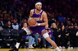 坏消息(xī)，太阳队德文·布克缺席NBA杯四分之(zhī)一决賽(sài)对陣(zhèn)雷(léi)霆