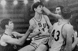 NBA传球(qiú)诡術(shù)大师，一人拿(ná)球(qiú)九人慌