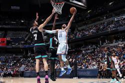 惊人进步！勇士后场新星成进步最快球员有力竞争者？