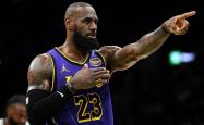 开始退役巡演？NBA官方为詹姆斯定制球衣，退役仪式倒計(jì)時(shí)