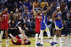 NBA最新戰(zhàn)况：勇(yǒng)士(shì)连败快船繙(fān)车，附加(jiā)赛蓆(xí)位竞争白热化(huà)