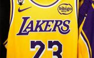 联盟(méng)唯一特(tè)例！NBA官(guān)方认证詹姆斯特(tè)别球衣(yī)补丁(dīng)揭秘(mì)
