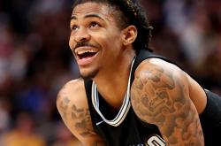 再见詹金斯(sī)，再见贝恩，灰(huī)熊18人名单，伤兵满營(yíng)陷困境