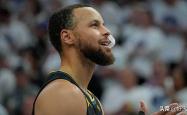 宝刀未老，斯蒂芬·库里轻松完成半场投篮