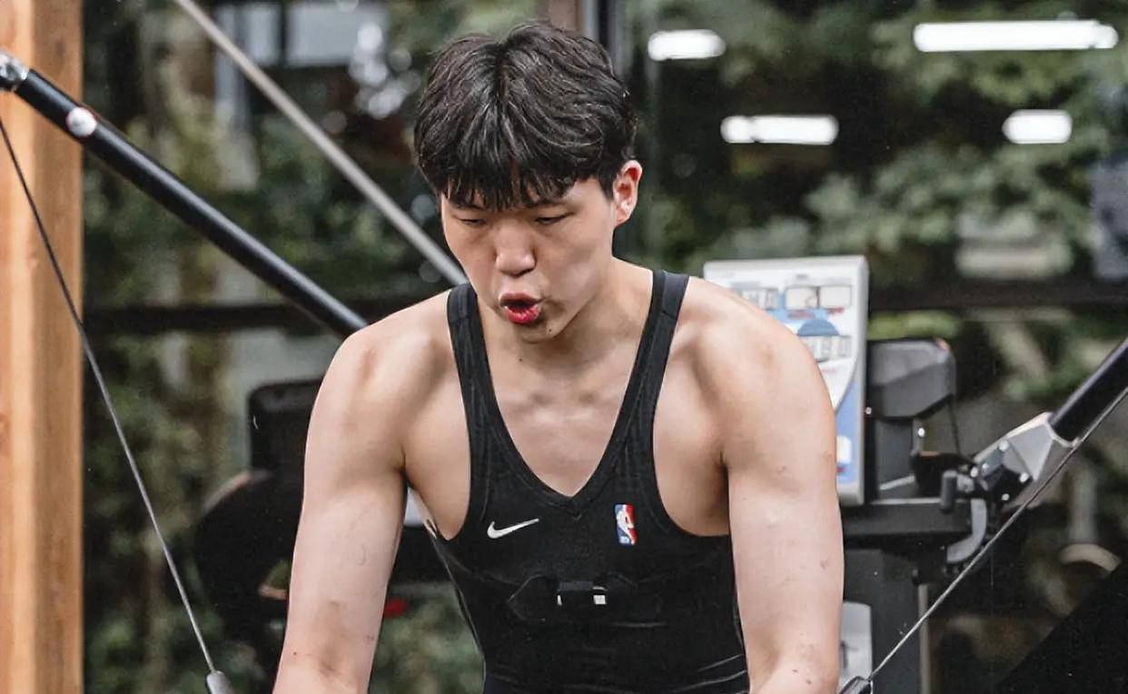 杨瀚森凭实力跻身最佳新秀竞争榜