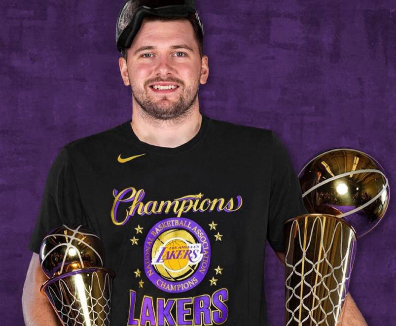 阿里纳斯大胆预测湖人夺冠并纹身 连胜五场即现“2026年NBA总冠军”