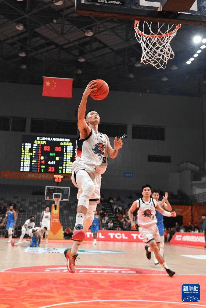 组图：俱乐部杯山东险胜北京 高诗岩命中关键球