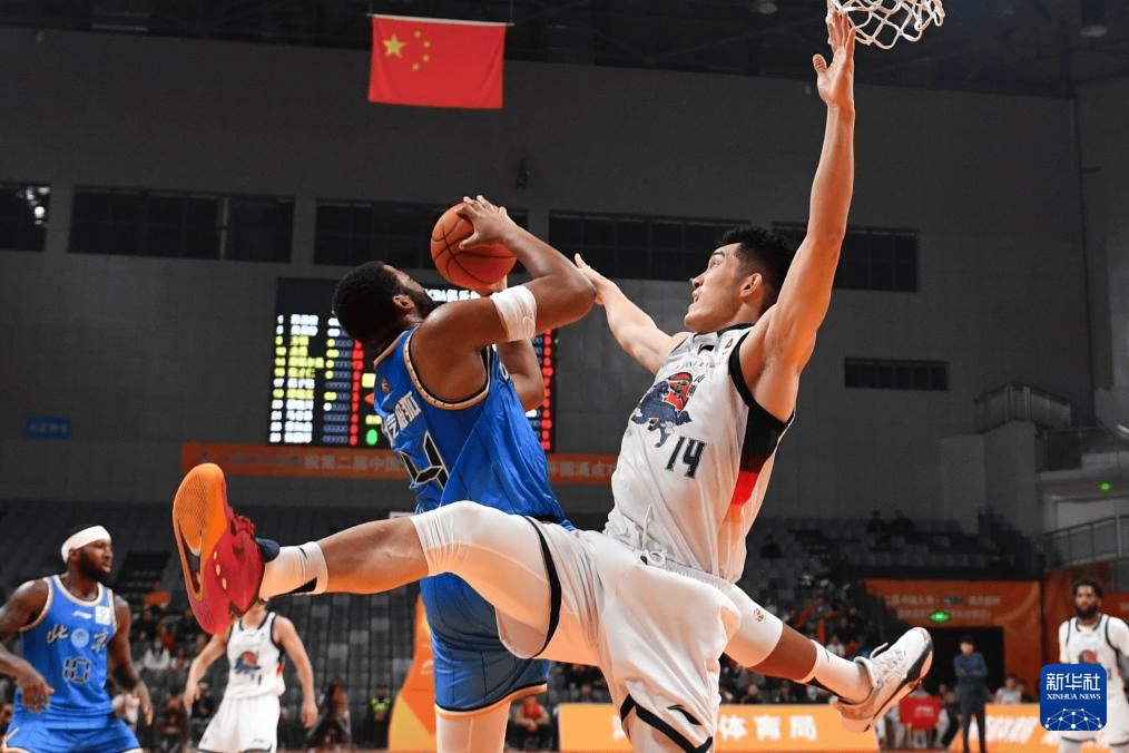 组图：俱乐部杯山东险胜北京 高诗岩命中关键球