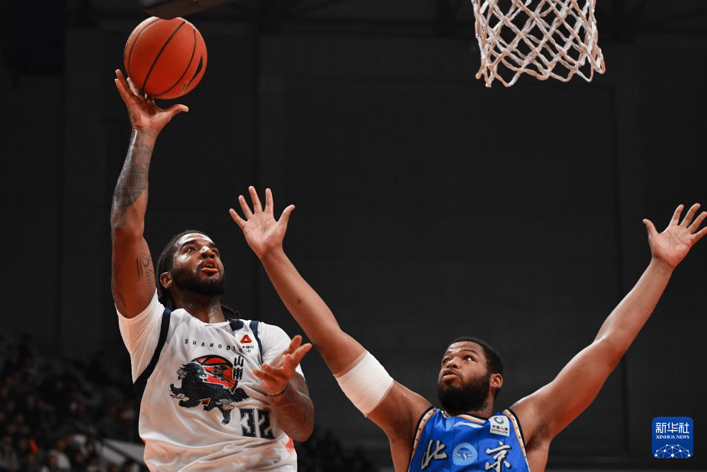 组图：俱乐部杯山东险胜北京 高诗岩命中关键球