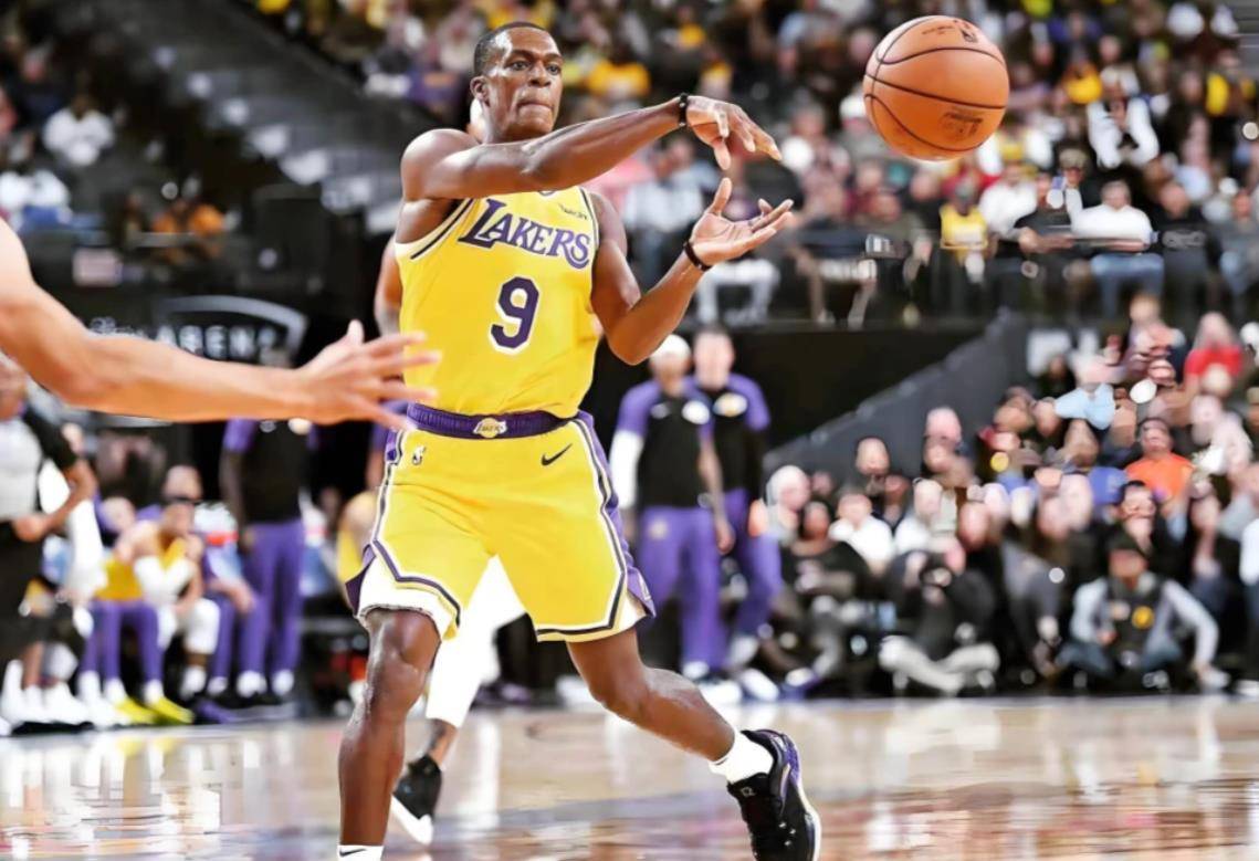 NBA传球诡术大师，一人拿球九人慌