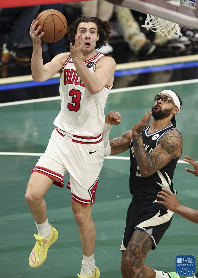 NBA常规赛｜雄鹿胜公牛