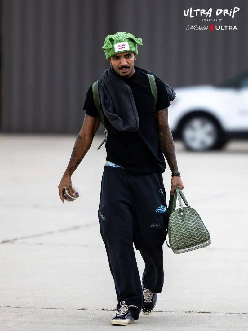 雄鹿球员登机！字母特纳赴印第安纳