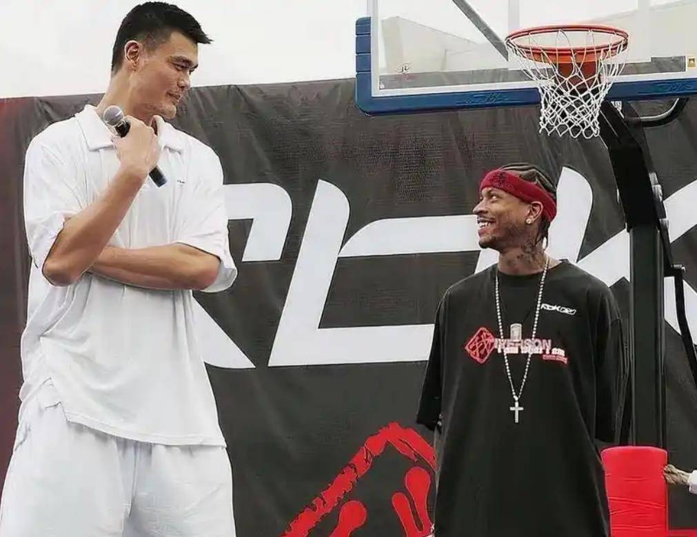 姚明联手艾弗森，能捧起总冠军吗？