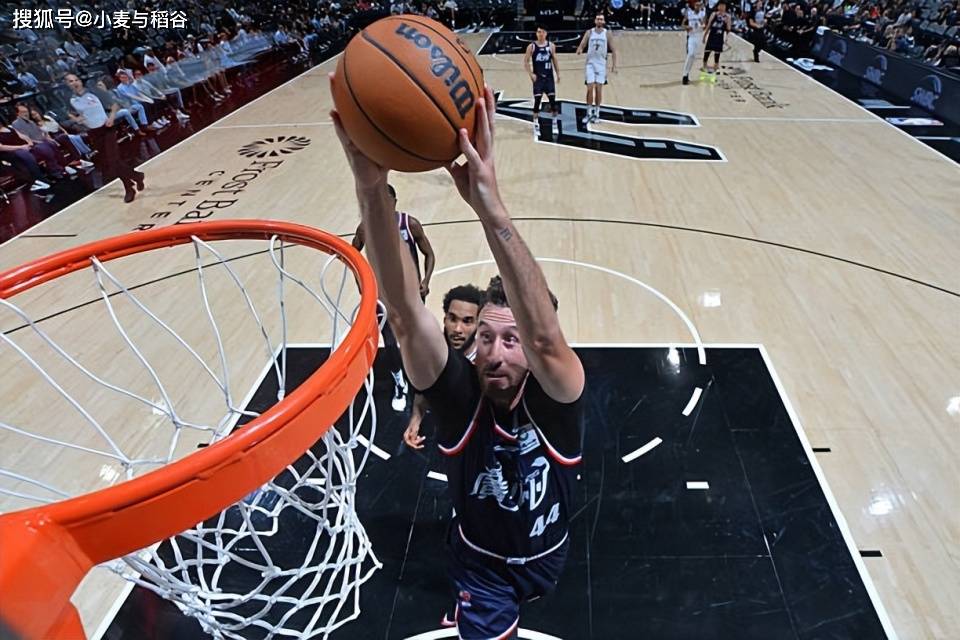 面对马刺拿下高分！昔日黄蜂乐透秀还有机会重返NBA赛场吗？