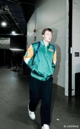 从2K玩家到NBA神射！康·克尼普尔的逆袭：游戏点亮篮球梦