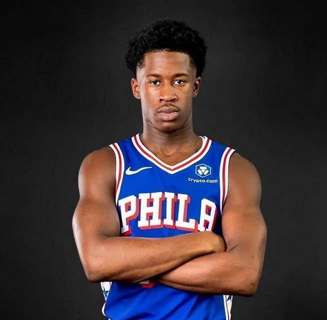 NBA最佳新秀争夺战大反转，克内佩尔场均19.4分，三分球命中数超状元30个