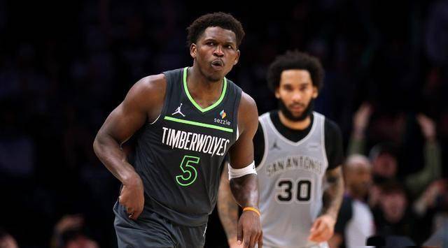 篮球球料：周日 NBA 焦点赛事战报